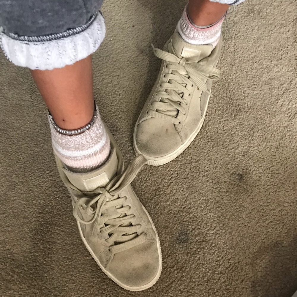 Tan Pumas